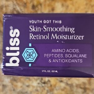 Bliss Skin-Smoothing Retinol Moisturizer - Purple with Aqua Accent